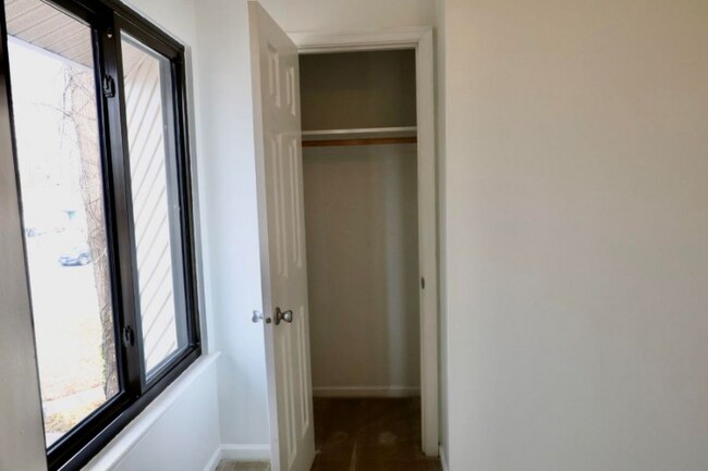 Foto del edificio - 1444 Bridle Creek Blvd