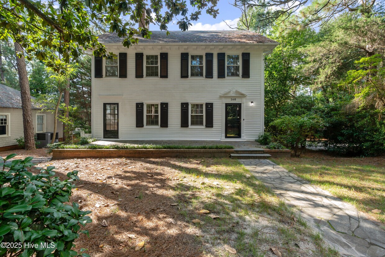 Primary Photo - 160 N Rdg St