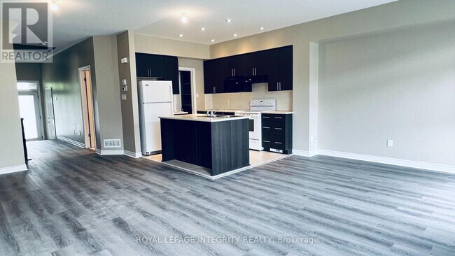 Building Photo - 945 Fletcher Cir