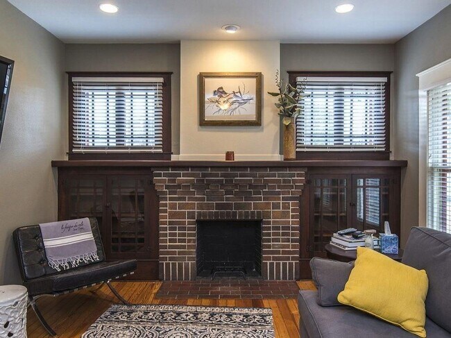 Foto del edificio - 415 Burleson St