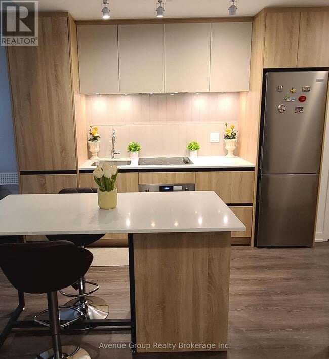 Photo du bâtiment - 7950 Bathurst St