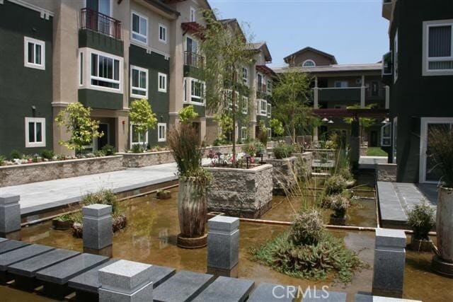 Foto del edificio - 228 S Olive Ave