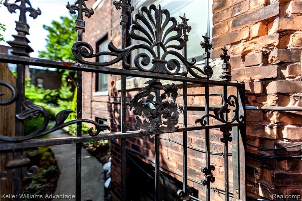 Foto principal - 659 W Canfield St