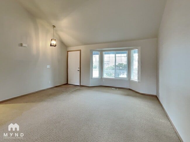Building Photo - 16504 129th Ave Ct E