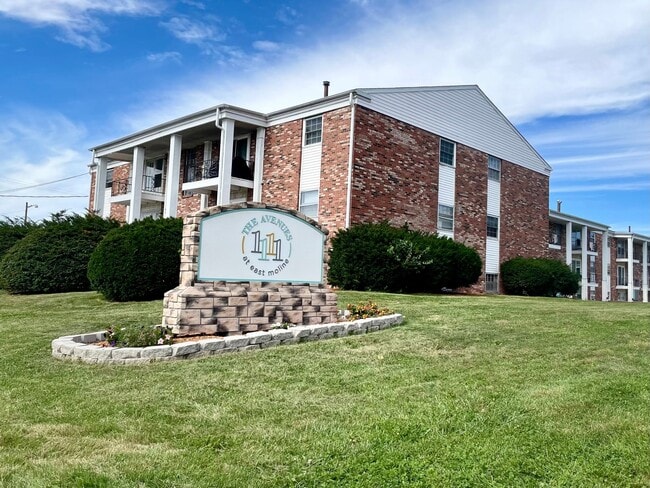 Building Photo - The Avenues At East Moline