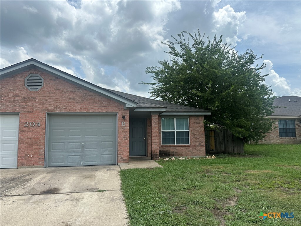 Primary Photo - 204 Castellon Ct
