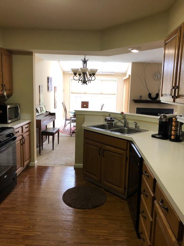 Kitchen - 218 E Village Ln
