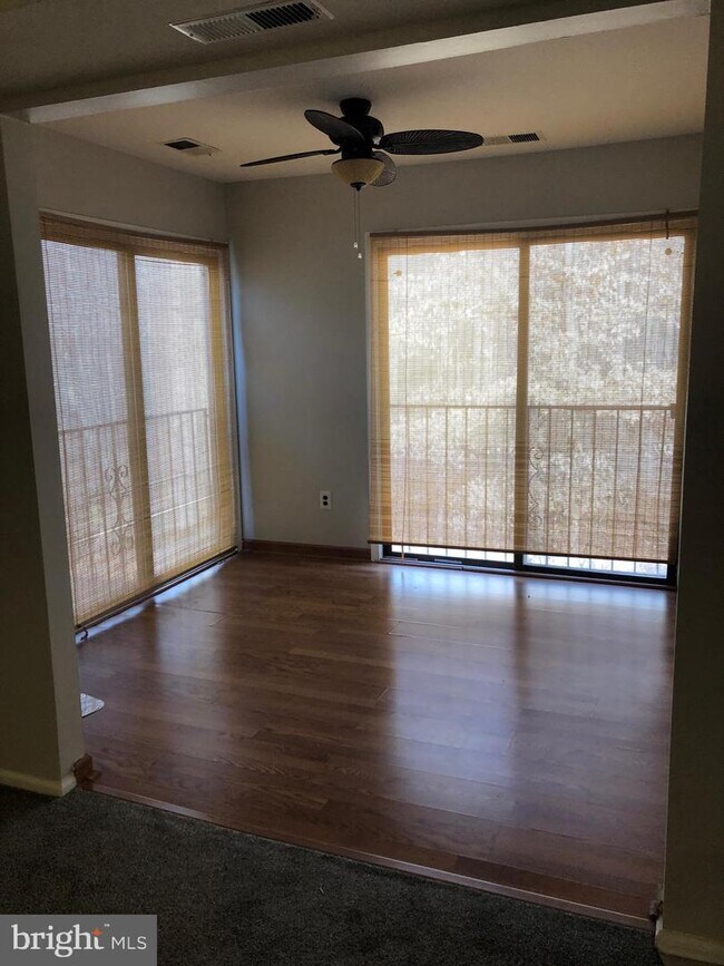 Foto del edificio - 1598 Nixon Dr