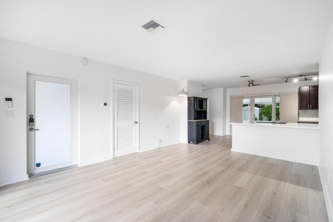 Foto del edificio - 1029 NE 9th Ave