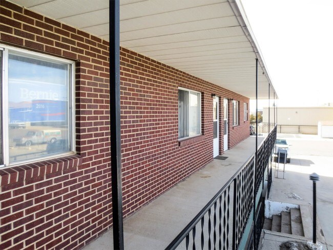 Building Photo - 1565 N 5th St
