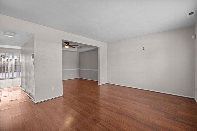 Building Photo - New Listing in Virginia Beach!