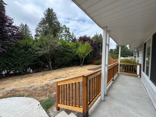 Foto del edificio - Newly renovated 4 bed 1 bath home in Burien
