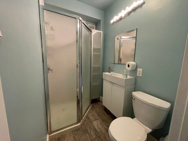 Bathroom - 4914 Lemon Grove Ave
