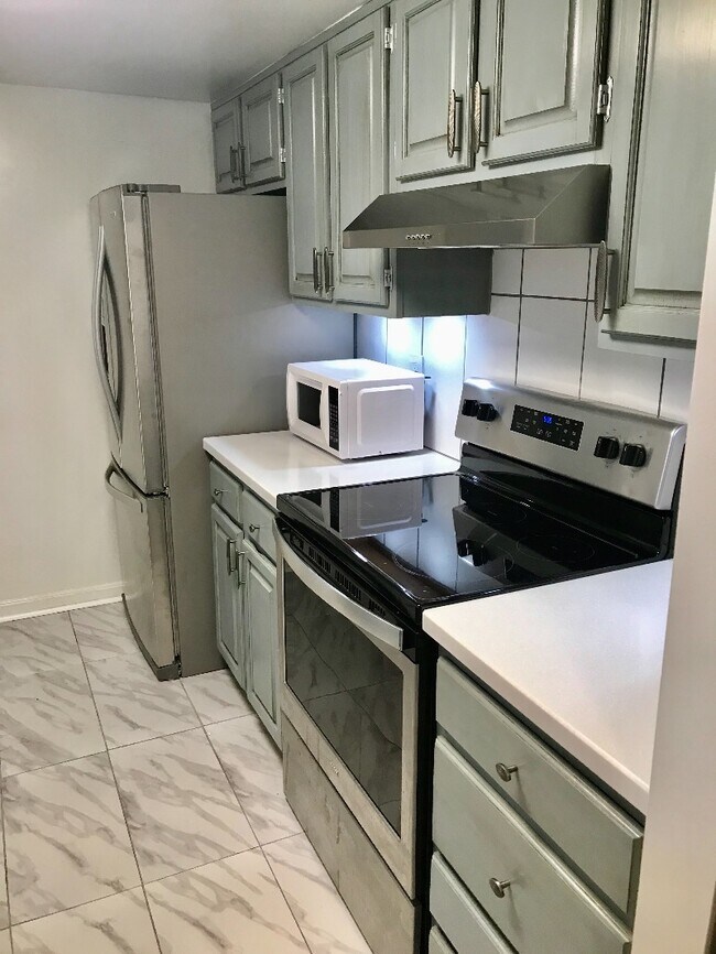 Foto del edificio - 805 N Howard St