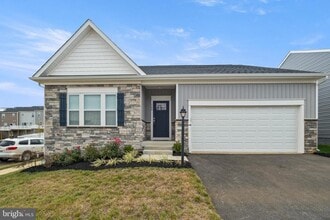 Building Photo - 148 Huntwell W Ave