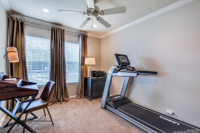 Building Photo - STUNNING 3-BEDROOM HOME WITH POOL IN ALAMO HEIGHTS
