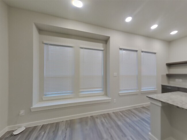 Foto del edificio - 9835 Willow Creek Commerce Dr