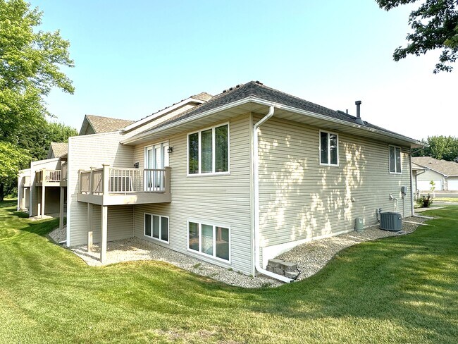 Foto del edificio - 10635 44th Ave N