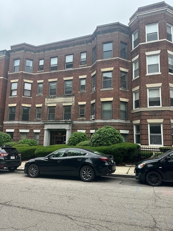 Building Photo - 90 Brainerd Rd