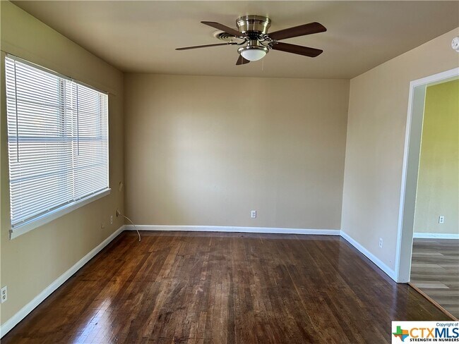 Building Photo - 1317 Zephyr Rd