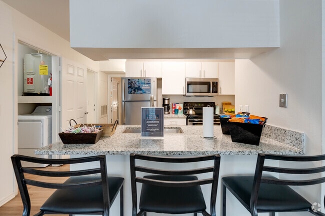 3BR, 3BA - 1,049SF - Kitchen - On20 Apartments