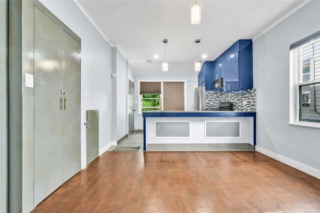 Foto del edificio - 90-17 185th St