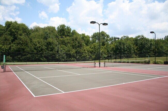 Foto del edificio - Condo Now Available- 2 bedroom/2baths-gate...