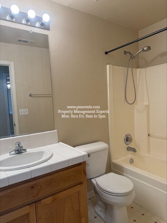 Foto del edificio - 10613 Hidden Grove Cir