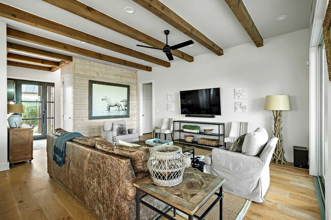 Foto del edificio - 19601 Flying J Blvd