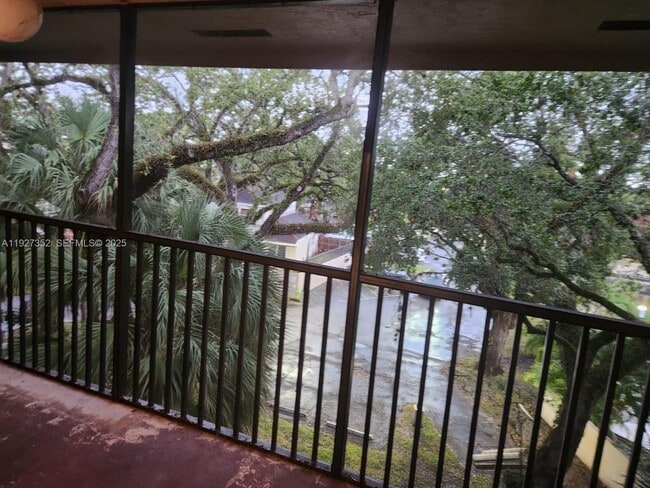 Foto del edificio - 601 Ives Dairy Rd