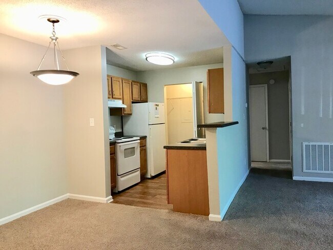 Foto del edificio - 904 Park Ridge Rd