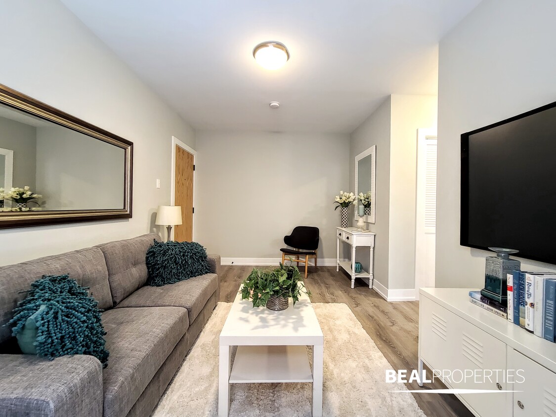 Foto principal - 431 W Belden Ave