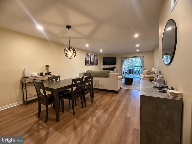 Foto del edificio - 180 Valley Stream Cir