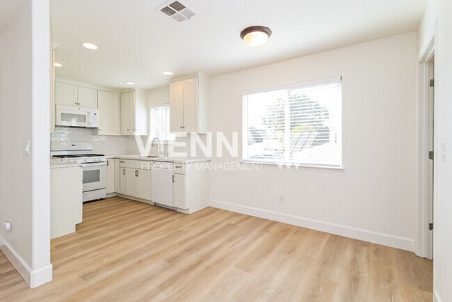 Foto del edificio - 912 Shearer St