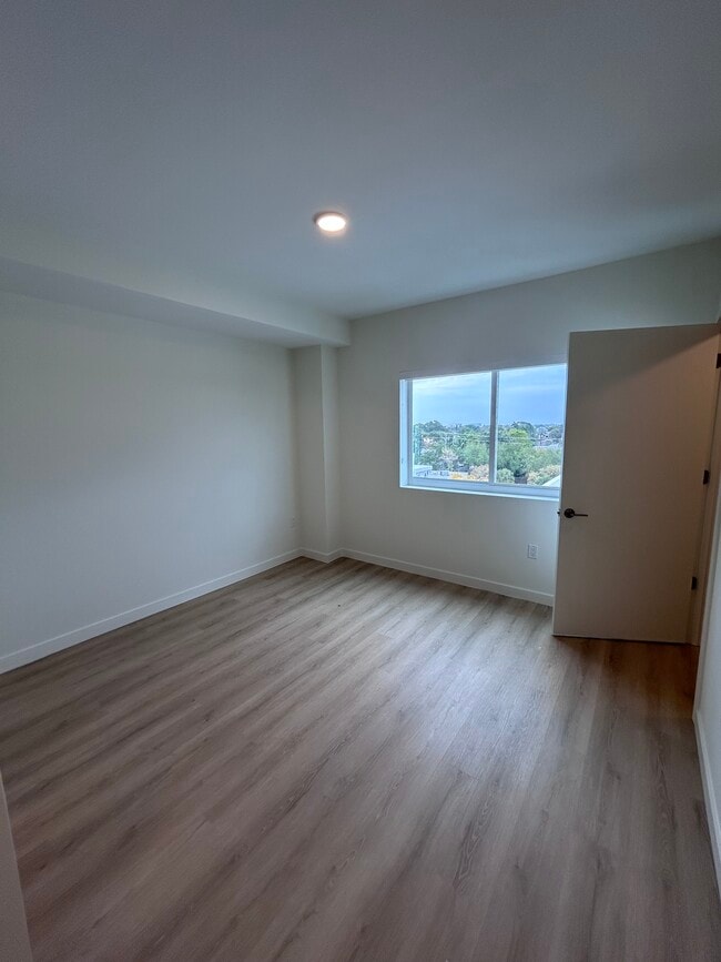Building Photo - 239 Fordham Dr