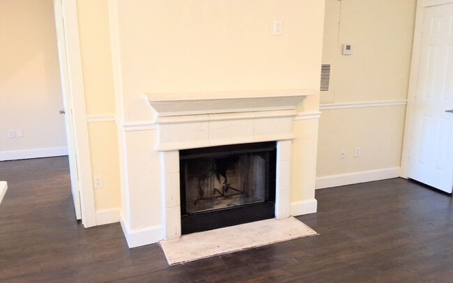 Building Photo - FOR RENT!!!  Beautiful Pool View Wood Floors Condo @ Park North Downtown Orlando!