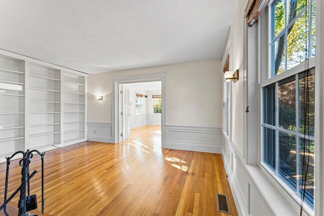 Building Photo - 38 Cabot St