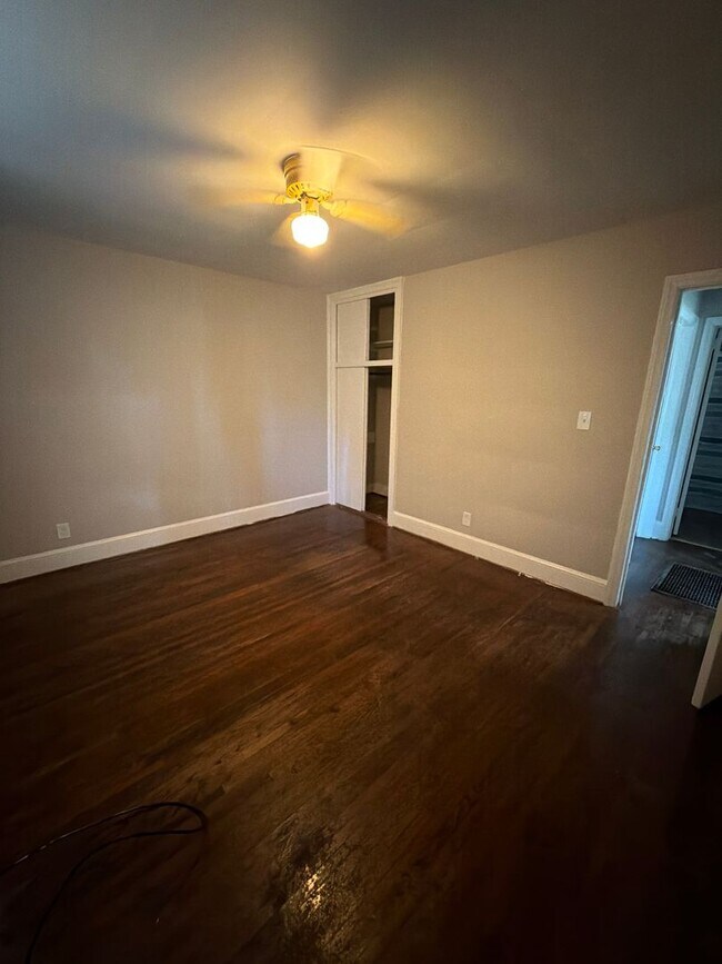 Foto del edificio - T.R. Lawing Realty Property