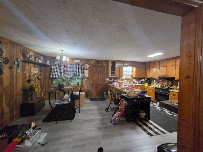 Building Photo - 127 Mona Ln