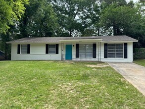 Building Photo - 920 Rosewood Dr