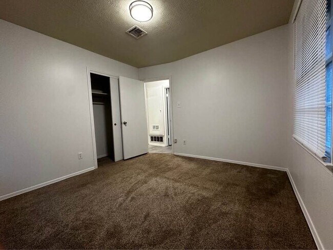 Foto del edificio - For Rent – 3 Bedroom / 1 Bath Home