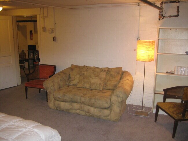 LR - 5601 Wilkins Ave