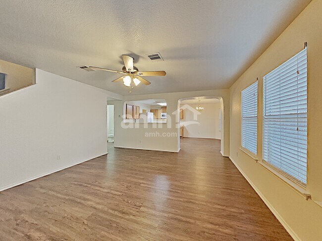Foto del edificio - 1326 Hunt Crossing