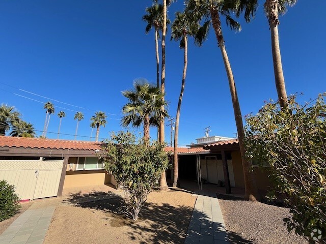 Building Photo - 37188 Melrose Dr