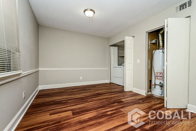 Building Photo - 3501 Creekview Pl