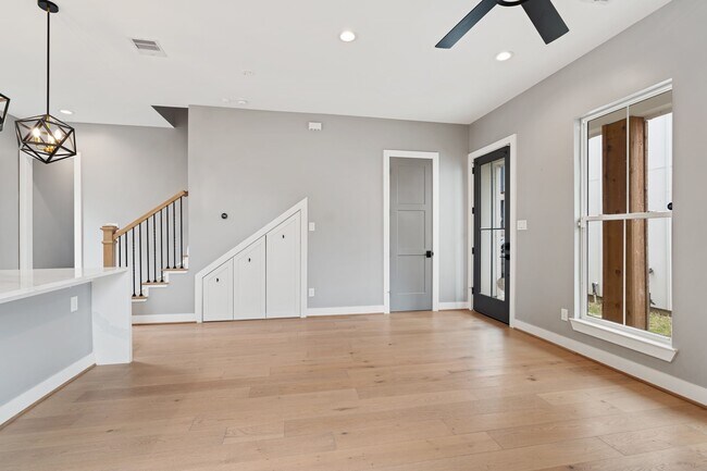 Building Photo - 1412 Weiss St