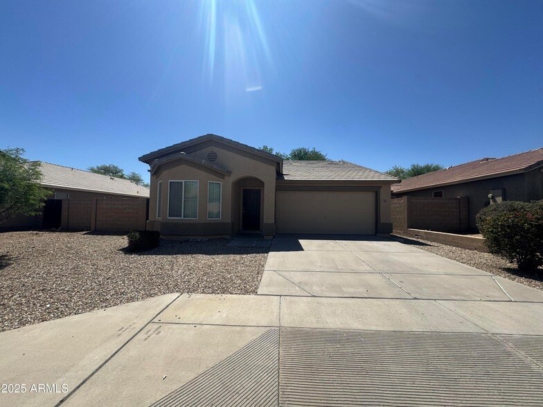 Foto principal - 926 S 241st Ave