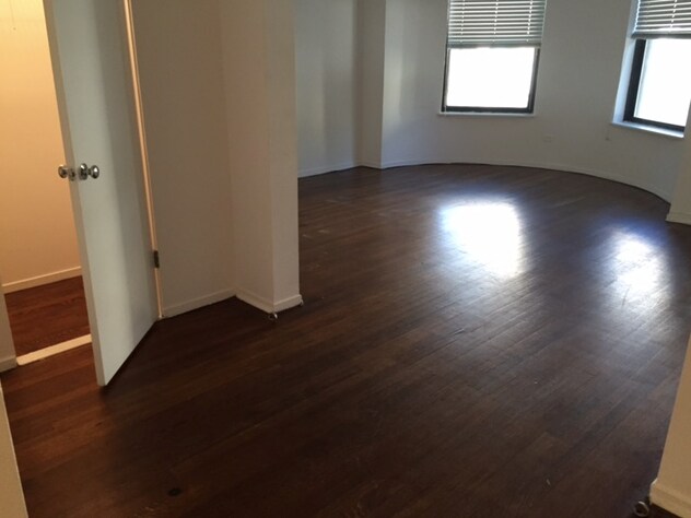 Foto principal - 3452 N Elaine Pl