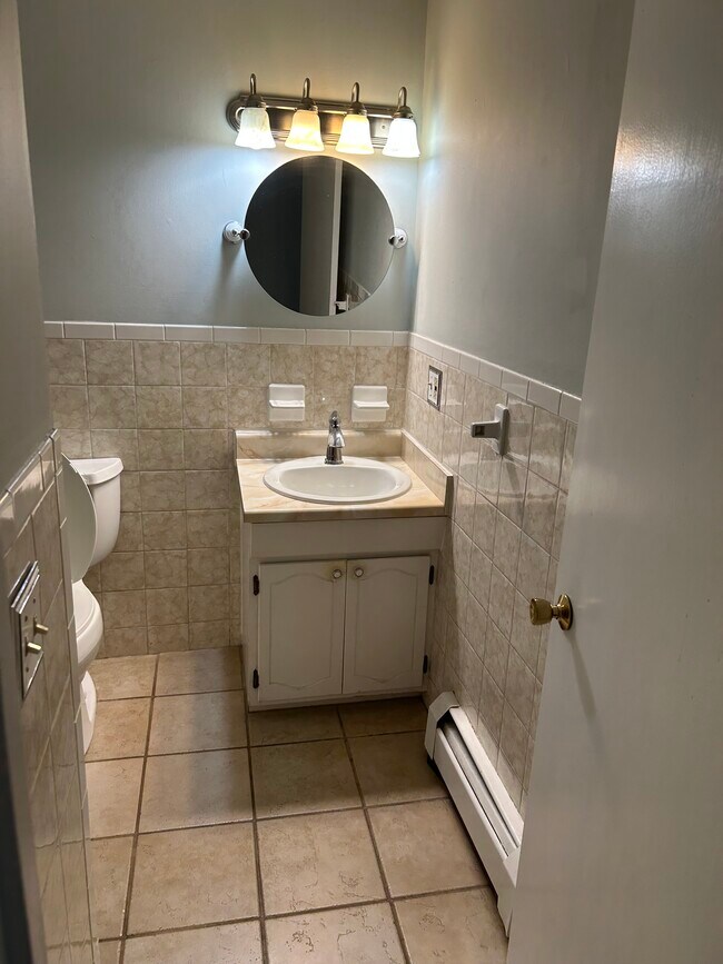 Foto del edificio - 379 Huse Rd