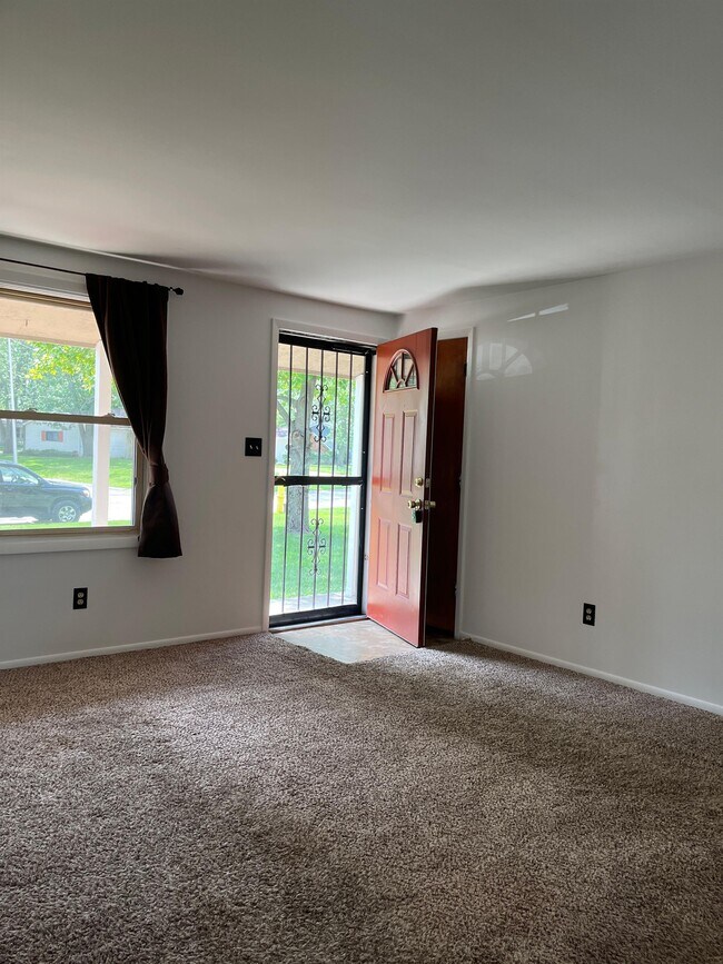 Foto del edificio - 6103 Glenview Dr